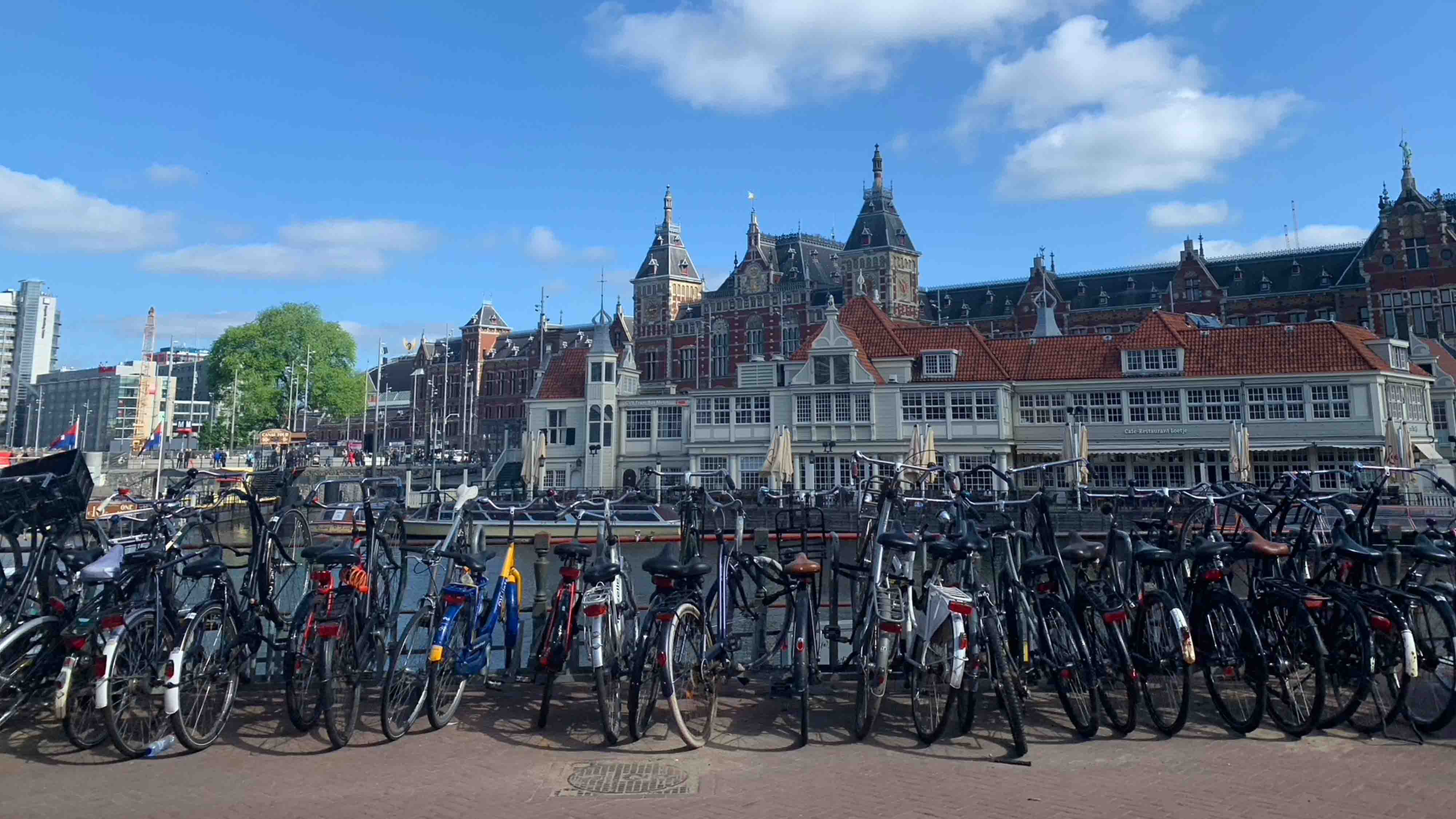 Amsterdam Fahrraeder 4000