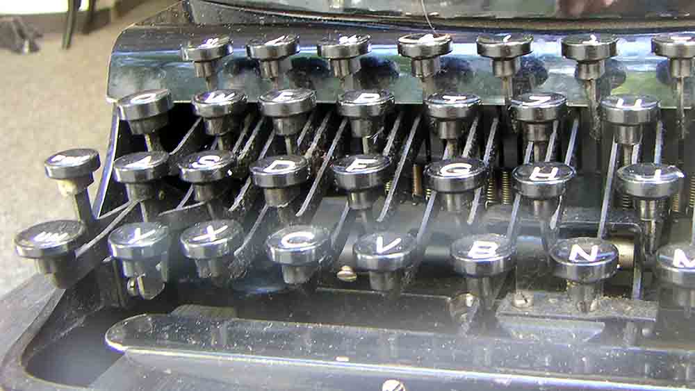 Schreibmaschine alt 1000