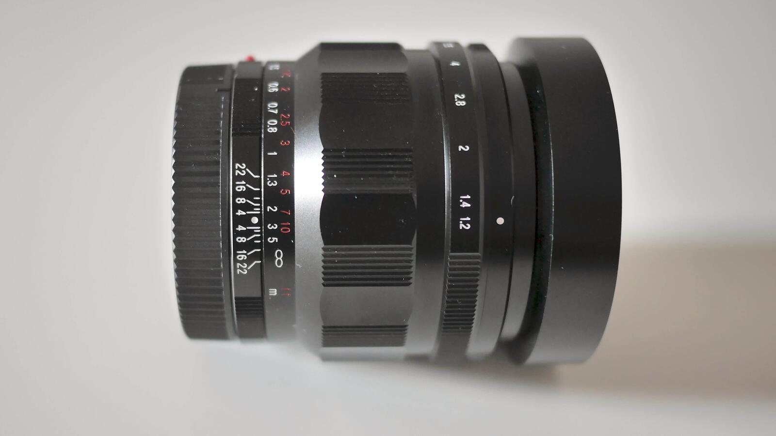 Voigtlaender Nokton 4000