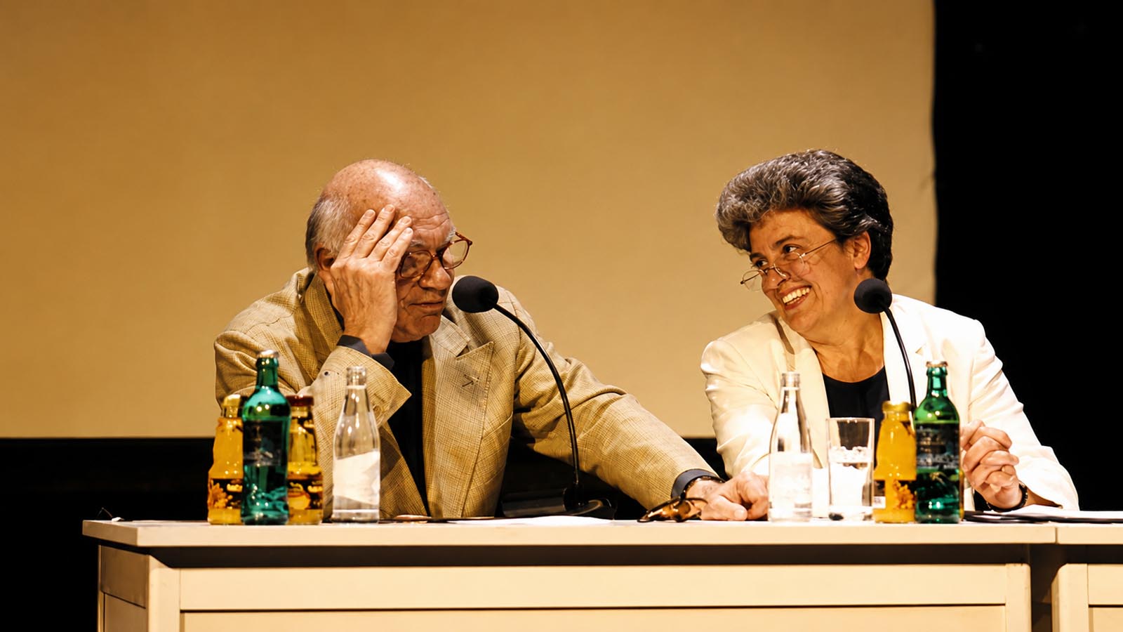 Rosi erzaehlend 2000