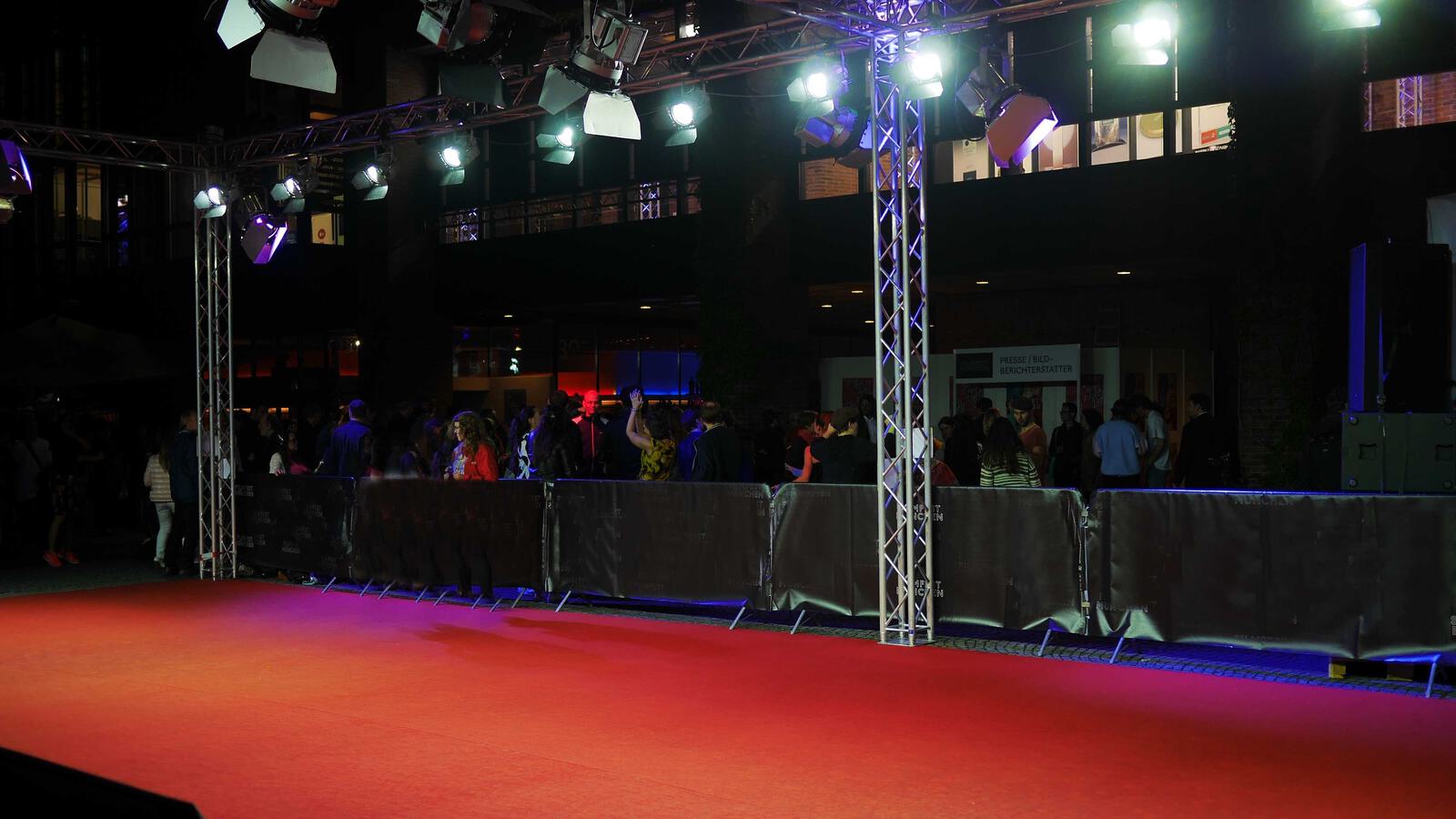 Roter Teppich leer 4000