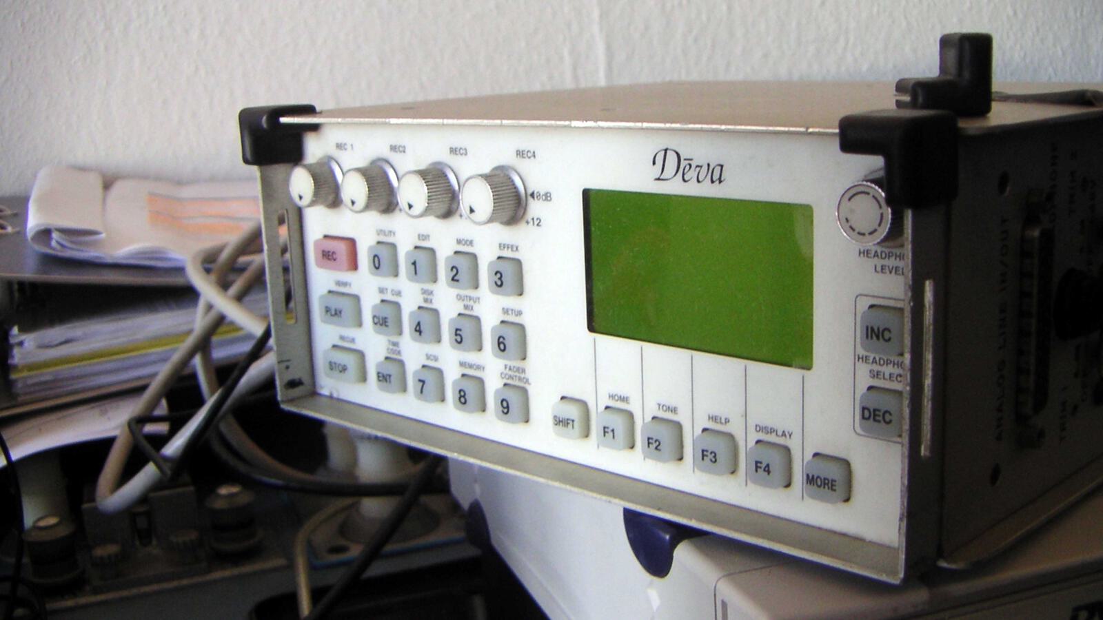 Immer häufiger wird der Originalton am Set digital aufgezeichnet, hier auf ein Deva