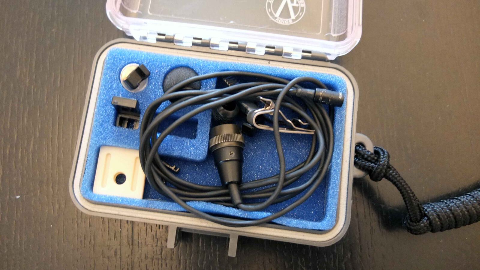 Ansteckmikrofon in Schachtel