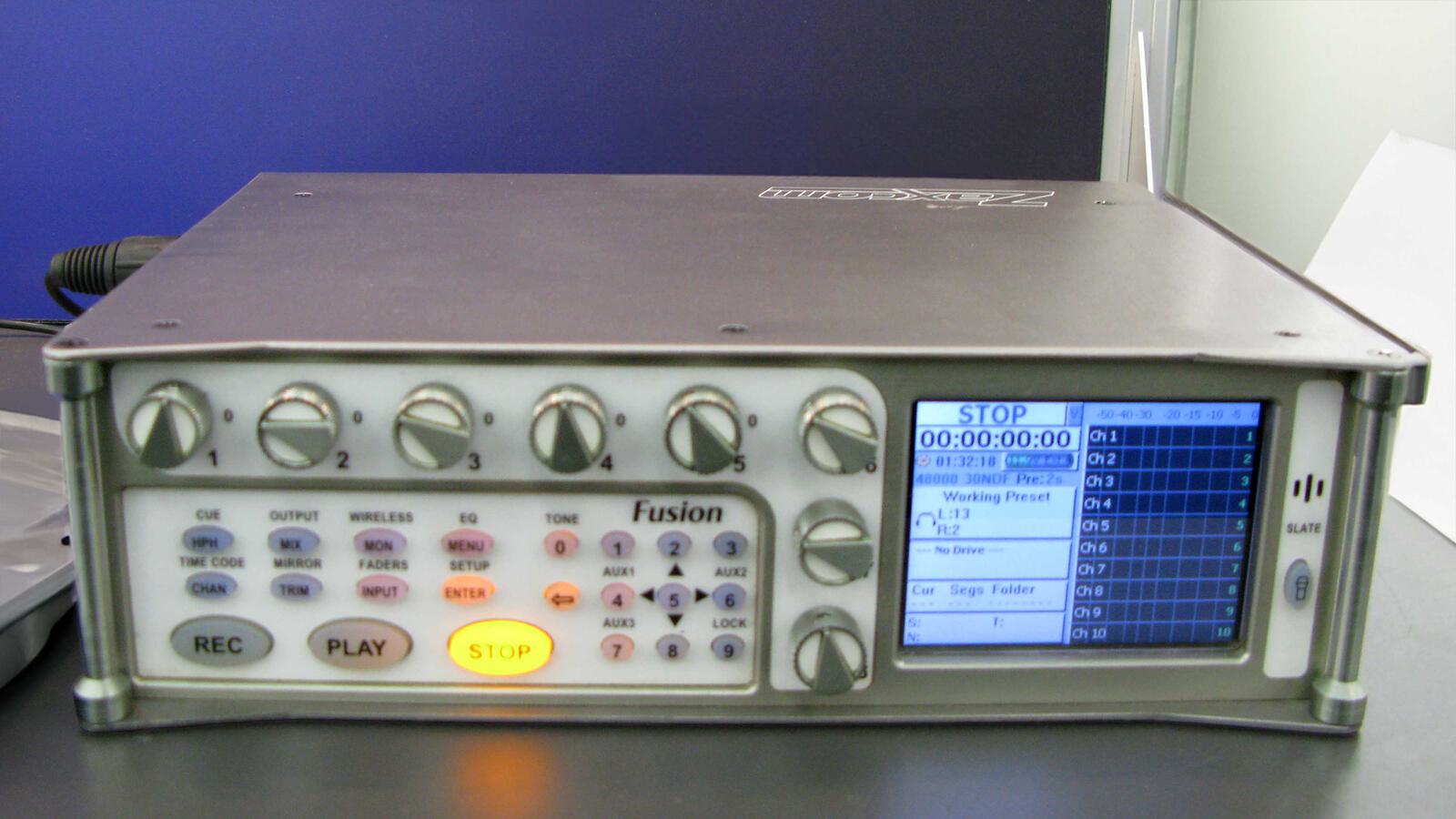 Zaxcom 2 front 4000