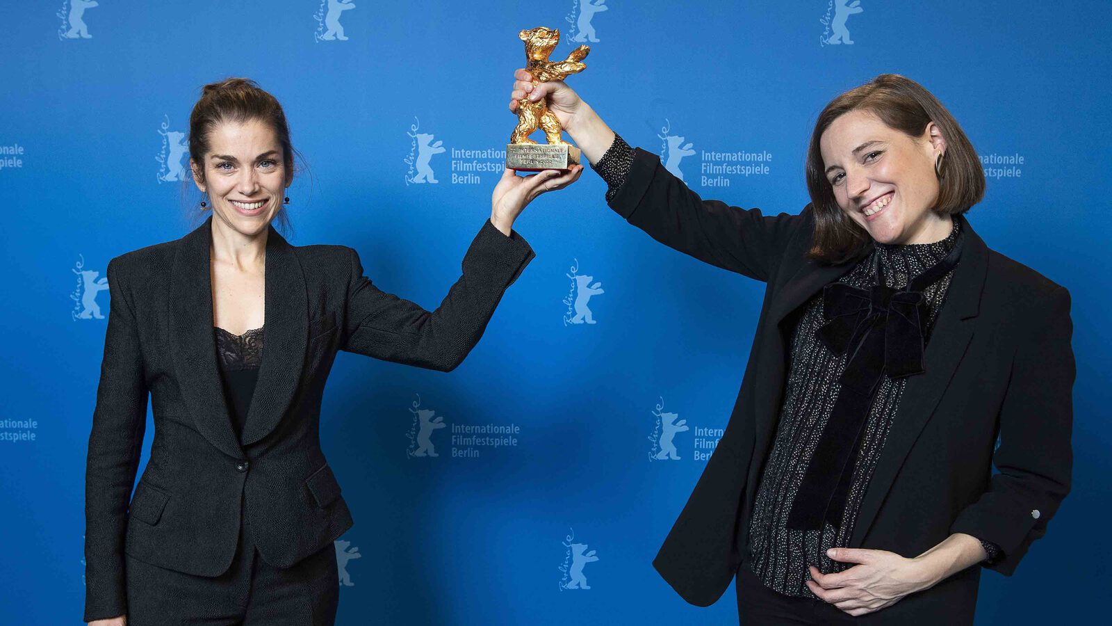 Goldener Bär, Berlinale © Alexander Janetzko / Berlinale 2022 Goldener Bär 2022