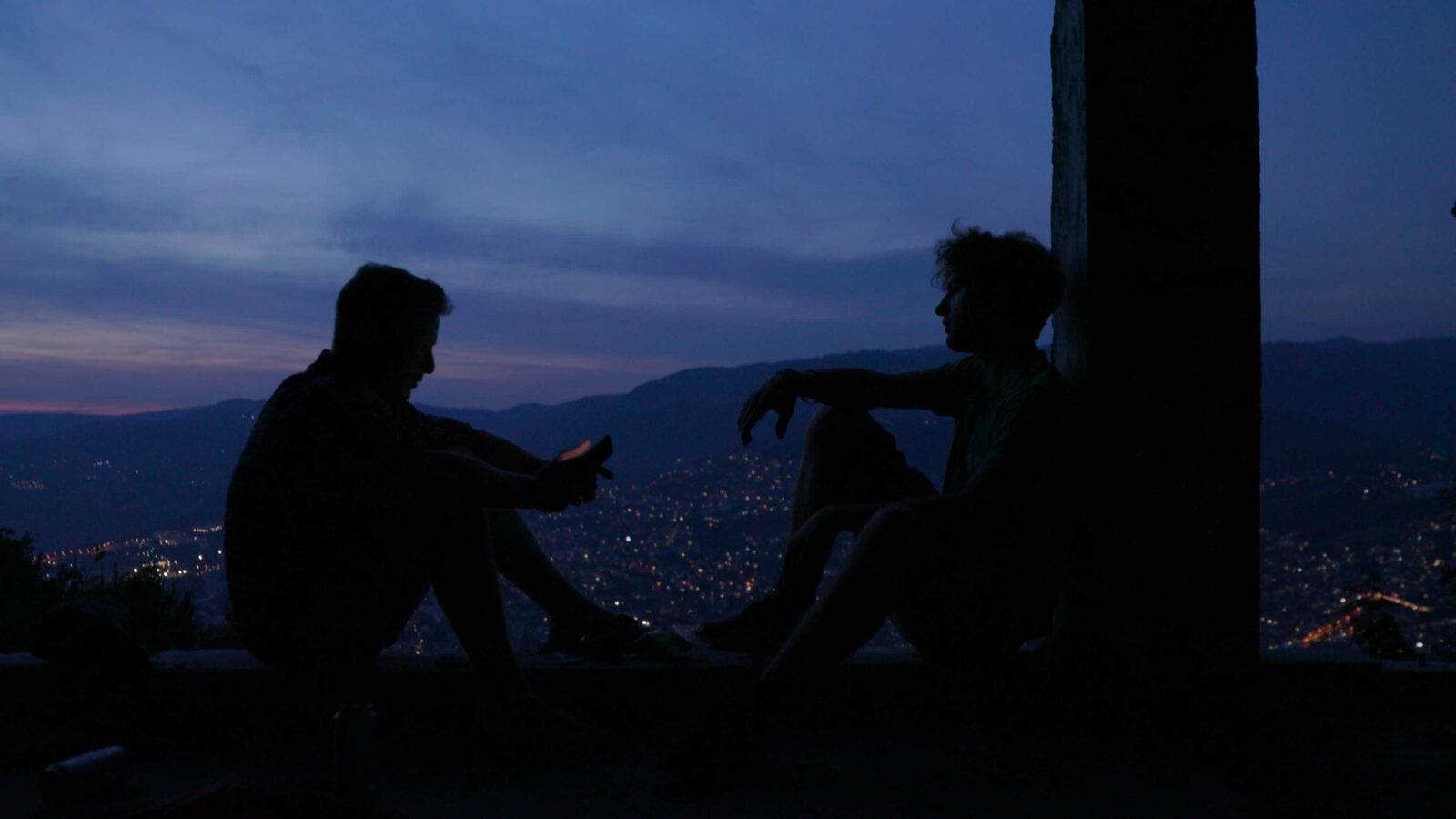 DOKfest 05 NACH DEM HAPPY END 4000