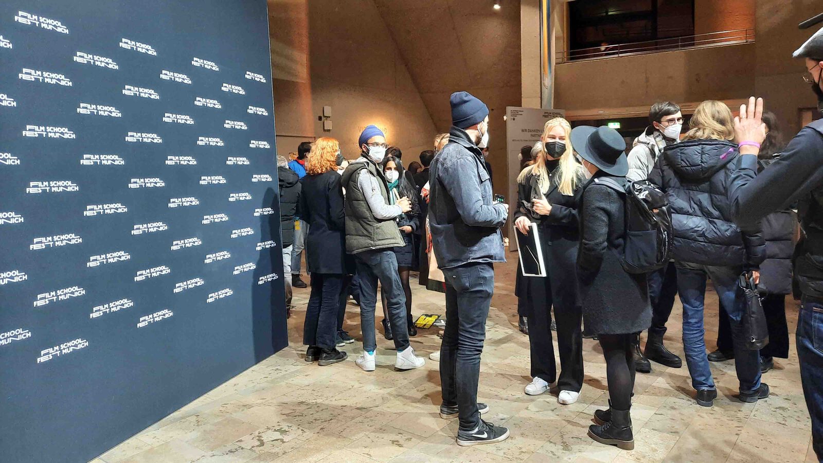 Eroeffnung 2 21 4000