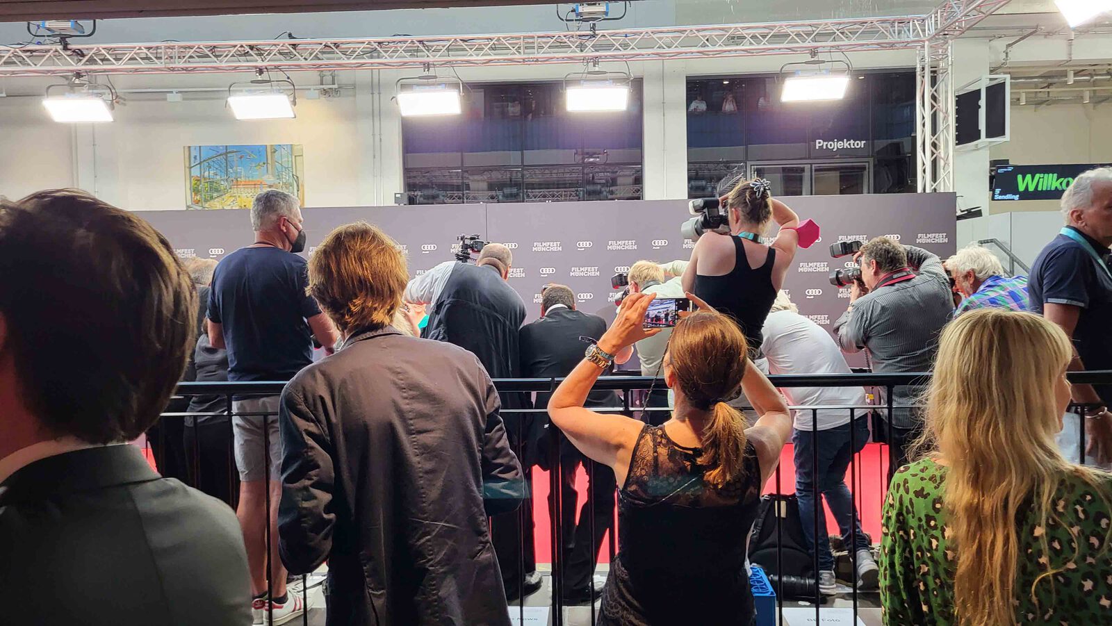 FFM Eroeffnung 2022 8 Corsage Carpet 4000