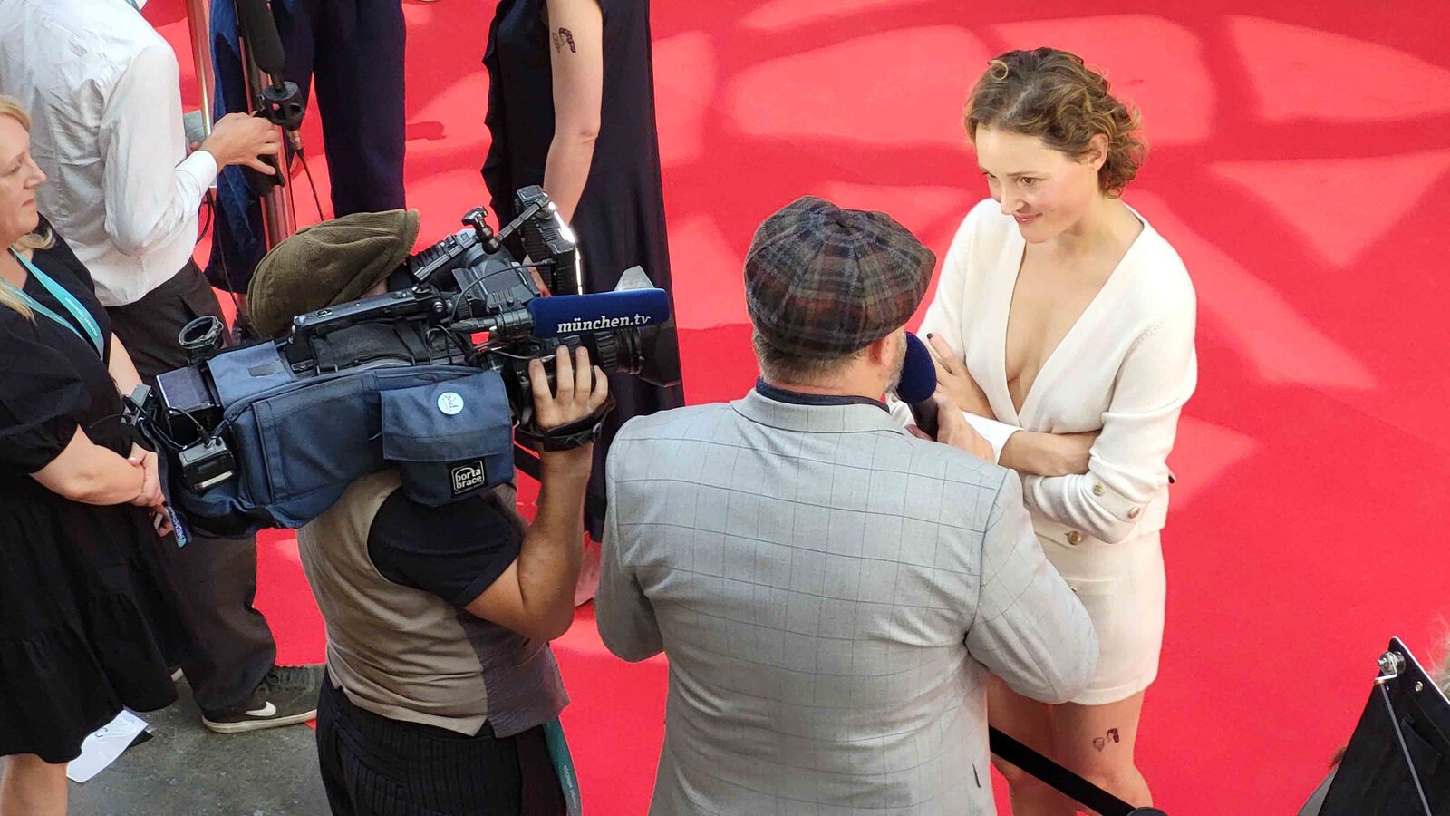 FFM Eroeffnung 2022 8 Corsage Carpet 4000