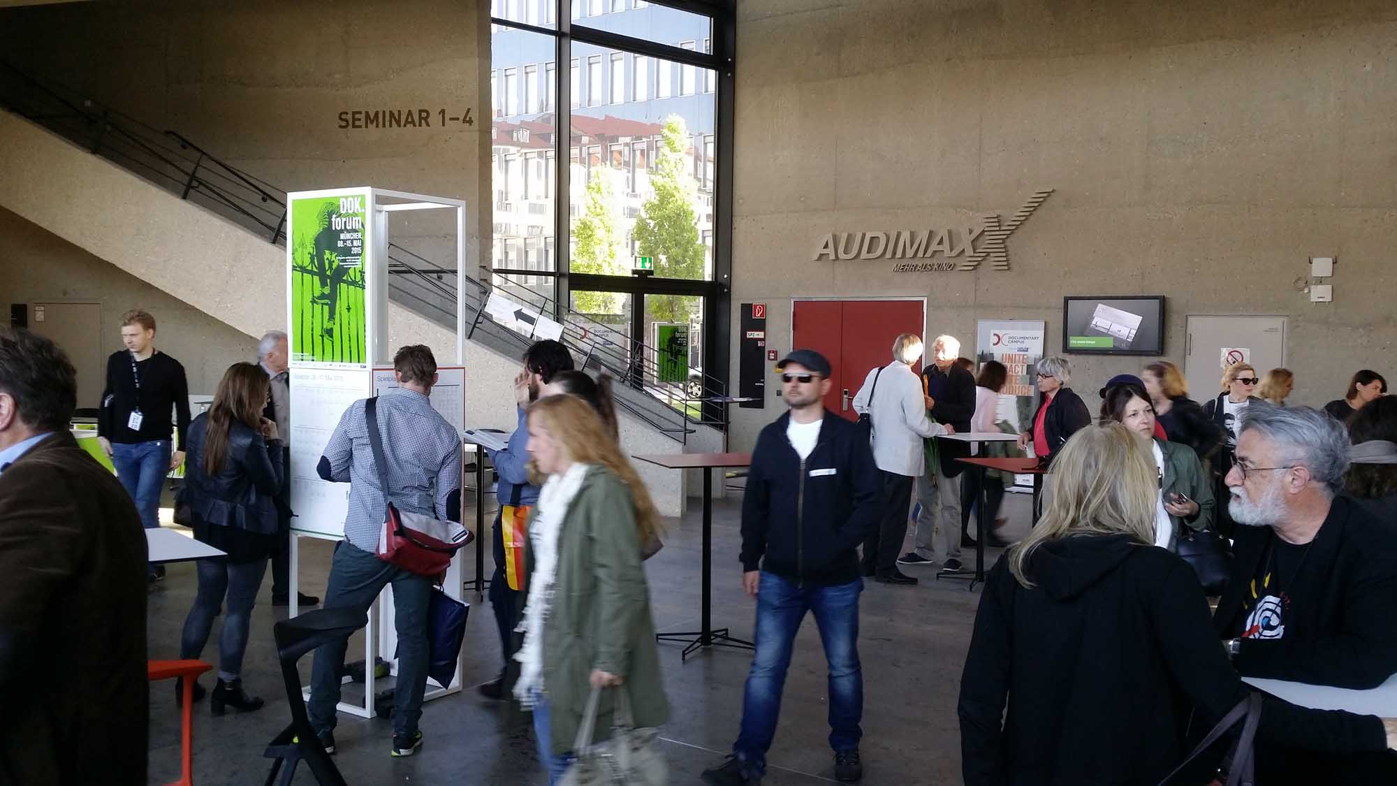 Foyer der HFF, einem der Spielorte des DOK.festes