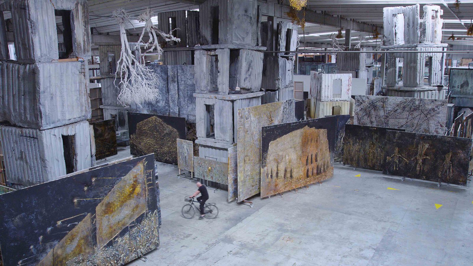 03 ANSELM c 2023 Road Movies photograph by Wim Wenders 4000