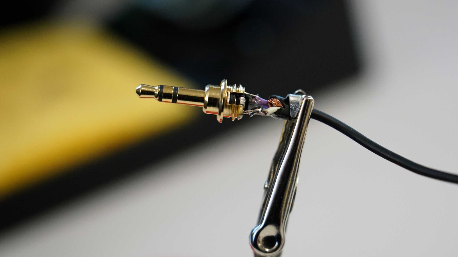 Lavalier Stecker 6 Loeten 3000