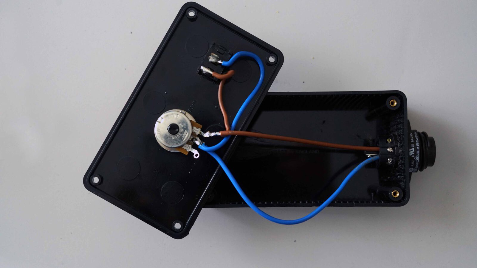 Nesys Dimmer 8 Verdrahtung 4000