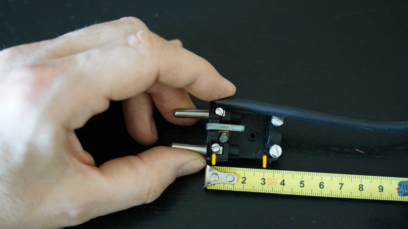 Netzstecker Mantel messen 1