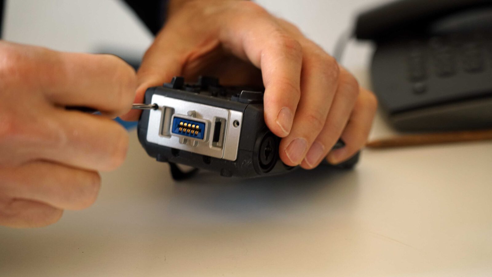 Zoom Schrauben Stirn 4000