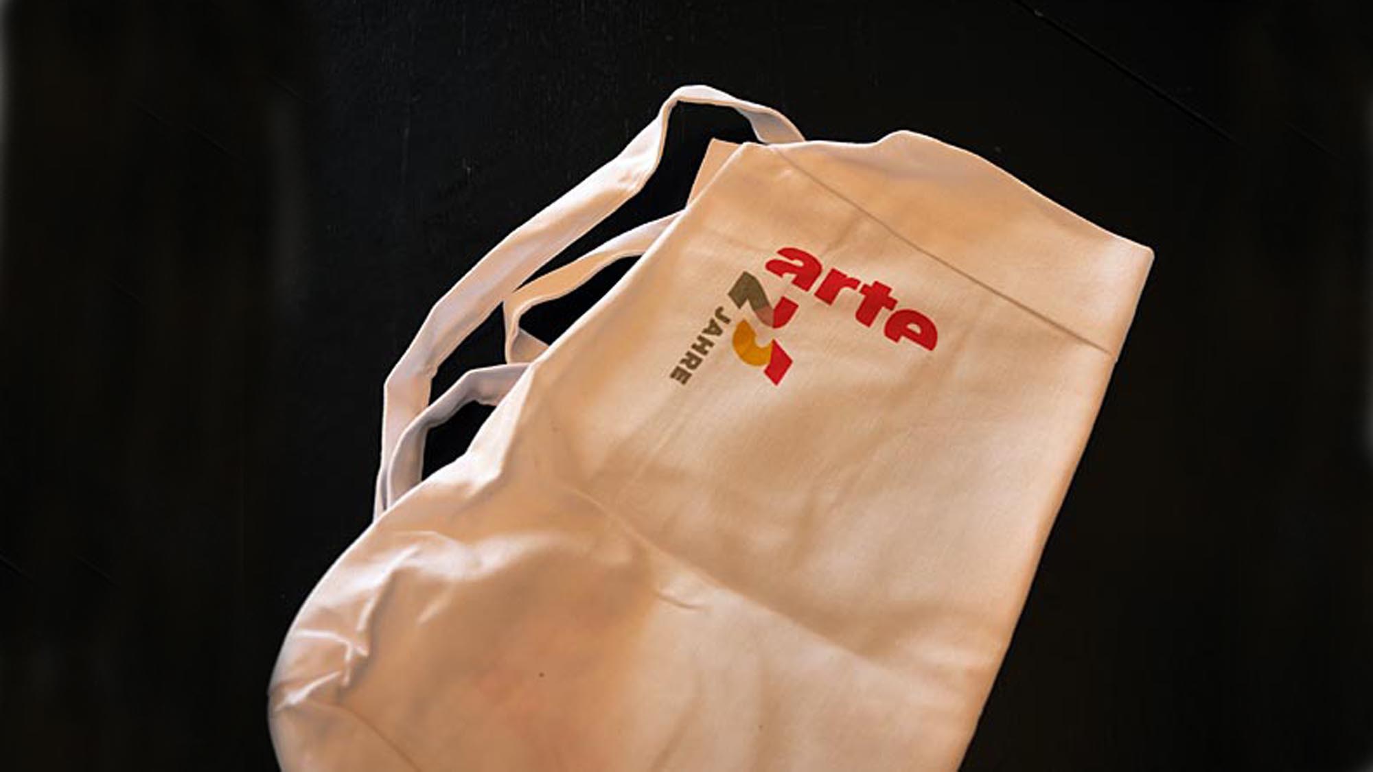 artetascheweiss-2000